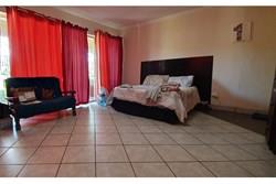 5 Bedroom Property for Sale in Ladybrand Free State
